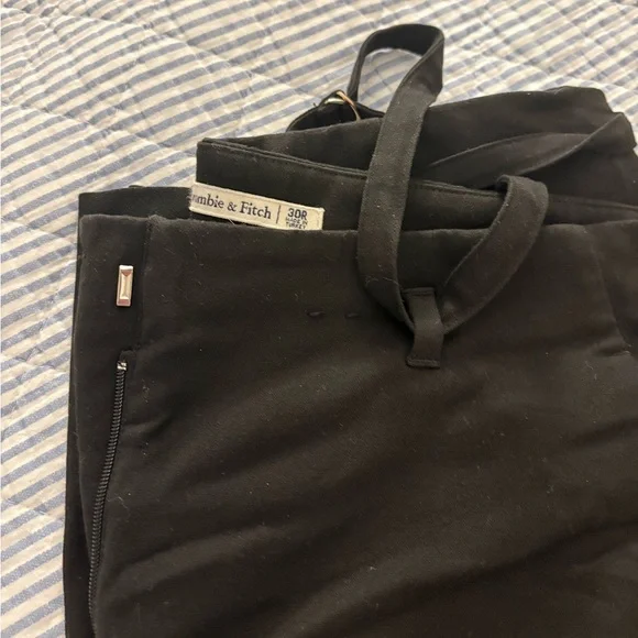 Abercrombie & Fitch Trousers (3 pairs) - Picture 6 of 11